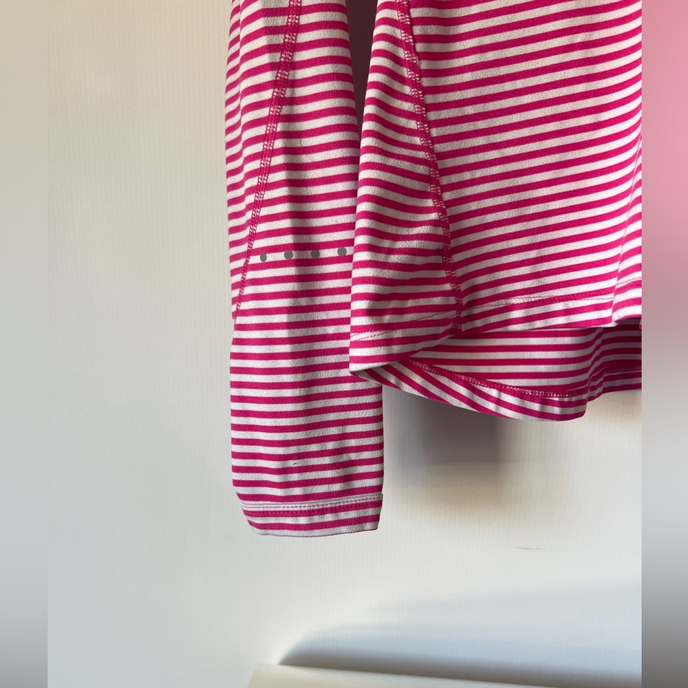 Women’s Medium Nike Pink Stripped Half Zip - Picture 6 of 6
